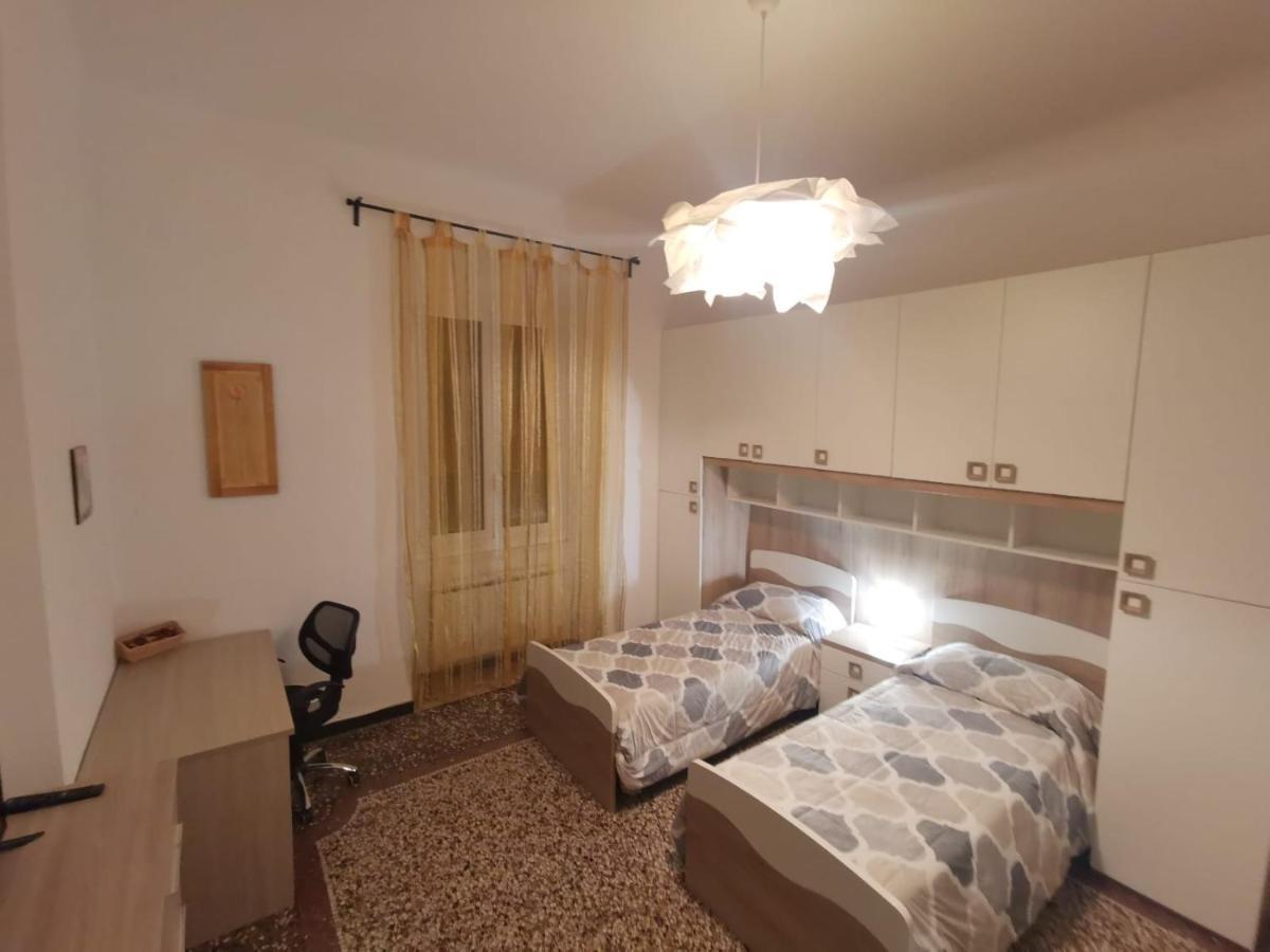 Wow Home - 175 Mq - Posteggio Privato - Davanti Porto Traghetti - Fino A 10 Posti Letto Γένοβα Εξωτερικό φωτογραφία