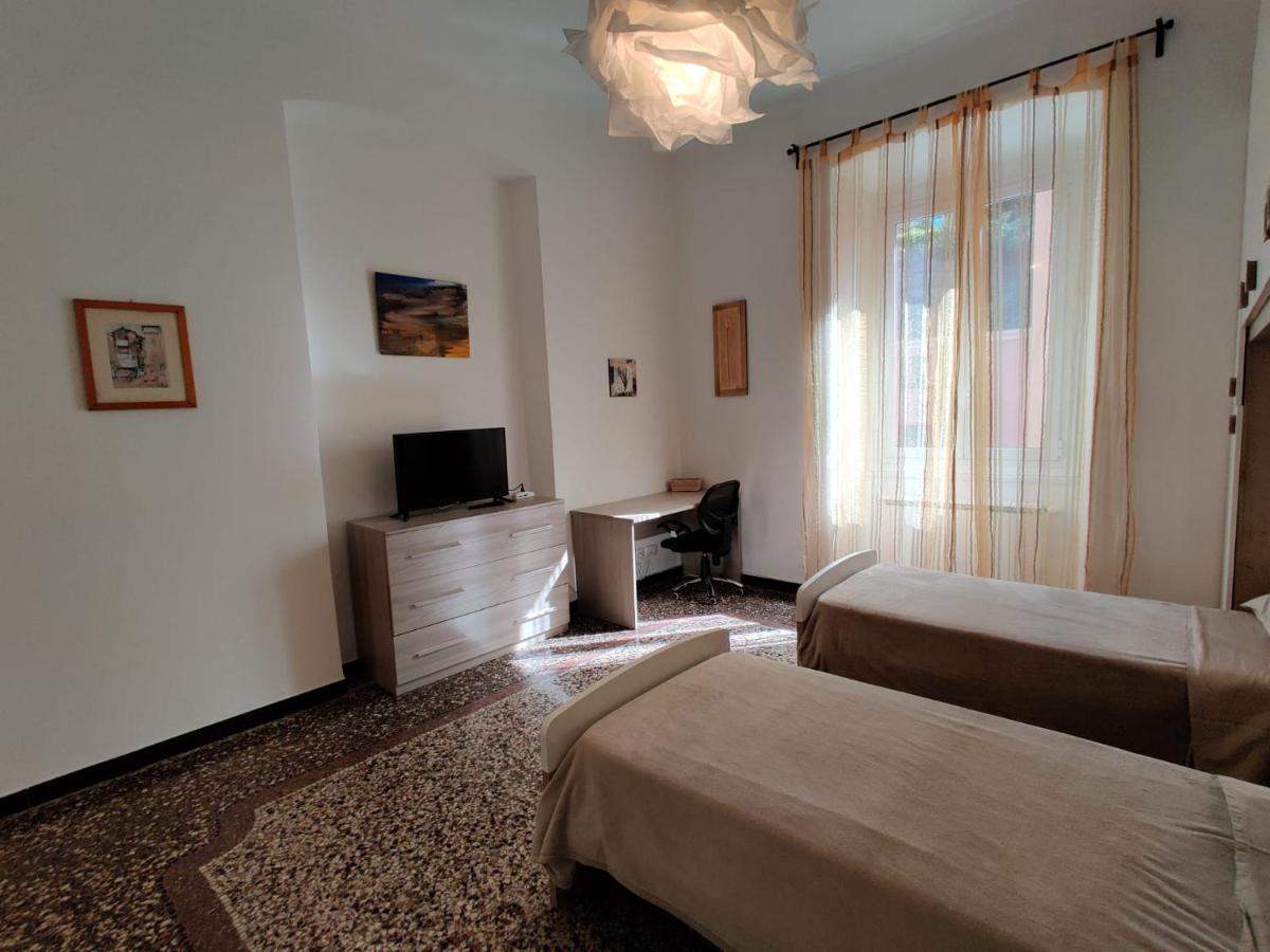 Wow Home - 175 Mq - Posteggio Privato - Davanti Porto Traghetti - Fino A 10 Posti Letto Γένοβα Εξωτερικό φωτογραφία