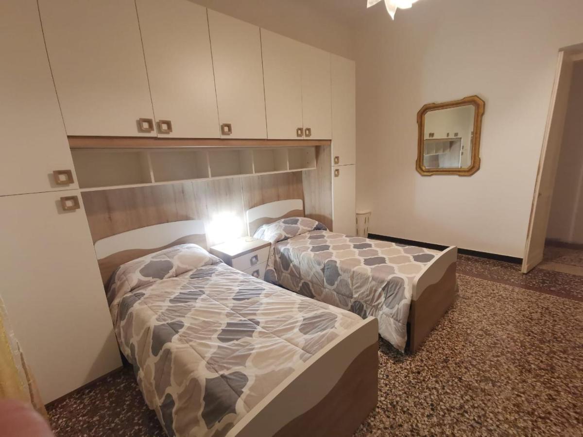 Wow Home - 175 Mq - Posteggio Privato - Davanti Porto Traghetti - Fino A 10 Posti Letto Γένοβα Εξωτερικό φωτογραφία